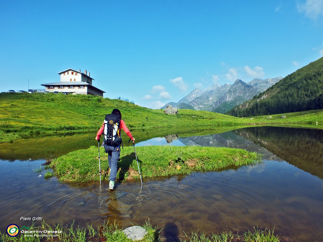 01 Dall'Albergo Rifugio Monte Avaro (1704 m)....JPG